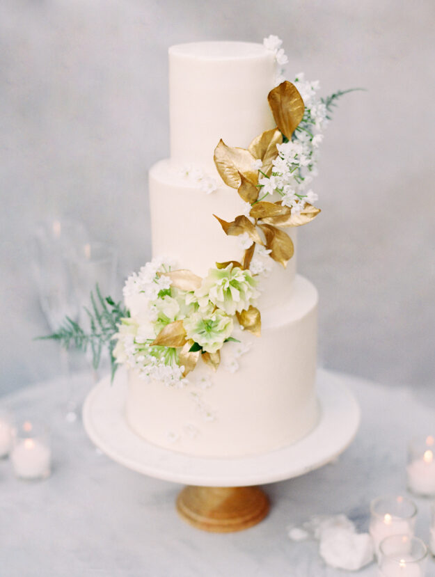 Lele Patisseri designed the couple's honey-lavender cake